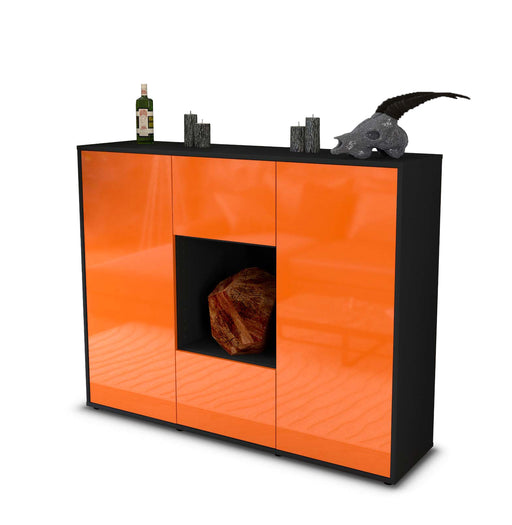 Highboard Mali, Orange Studio (136x108x35cm) - Stil.Zeit Möbel GmbH