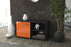 Lowboard stehend mit Griffen Adelia, Orange Seite ( 92x49x35cm) - Stil.Zeit Möbel GmbH